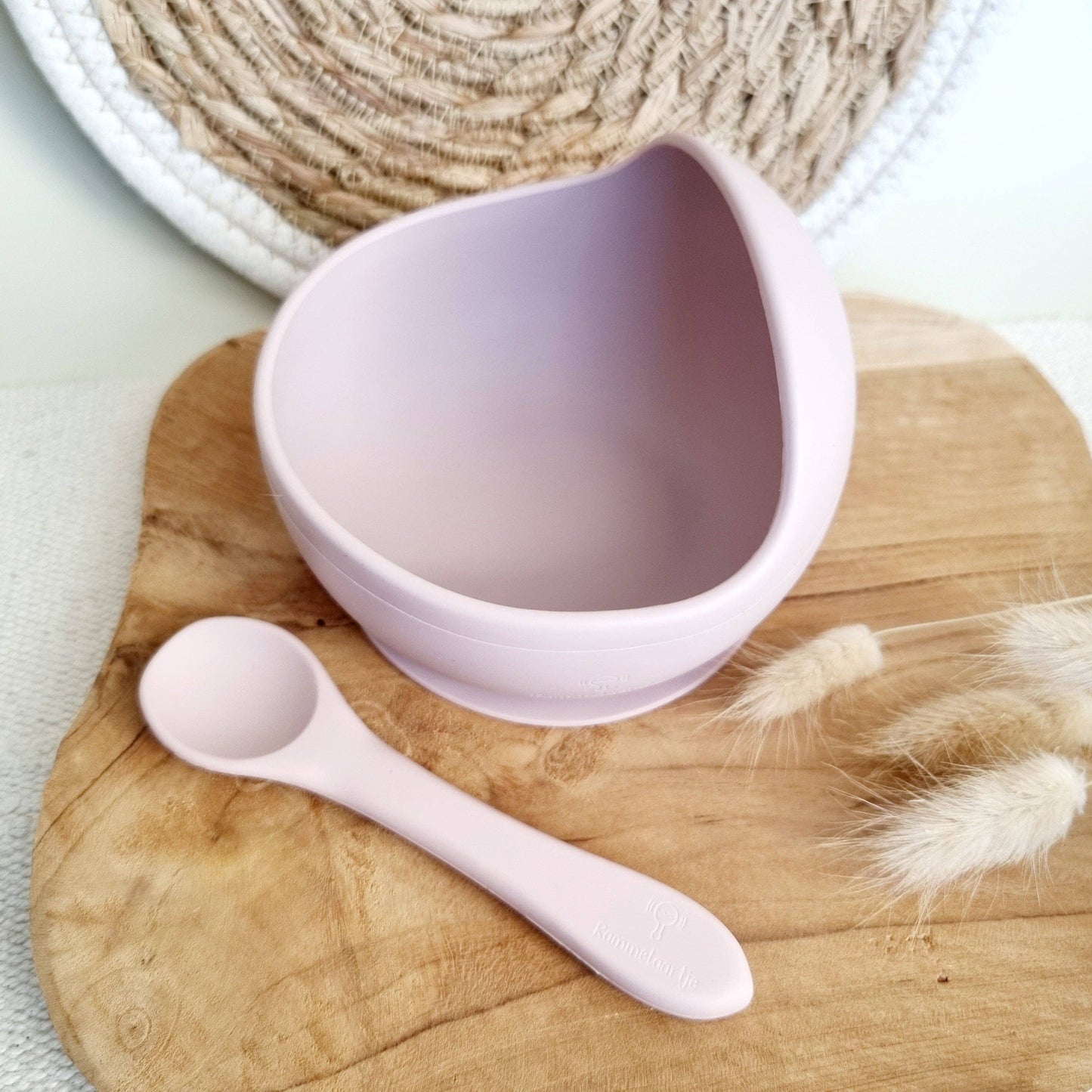 Bol lila doux en silicone avec ventouse et cuillère