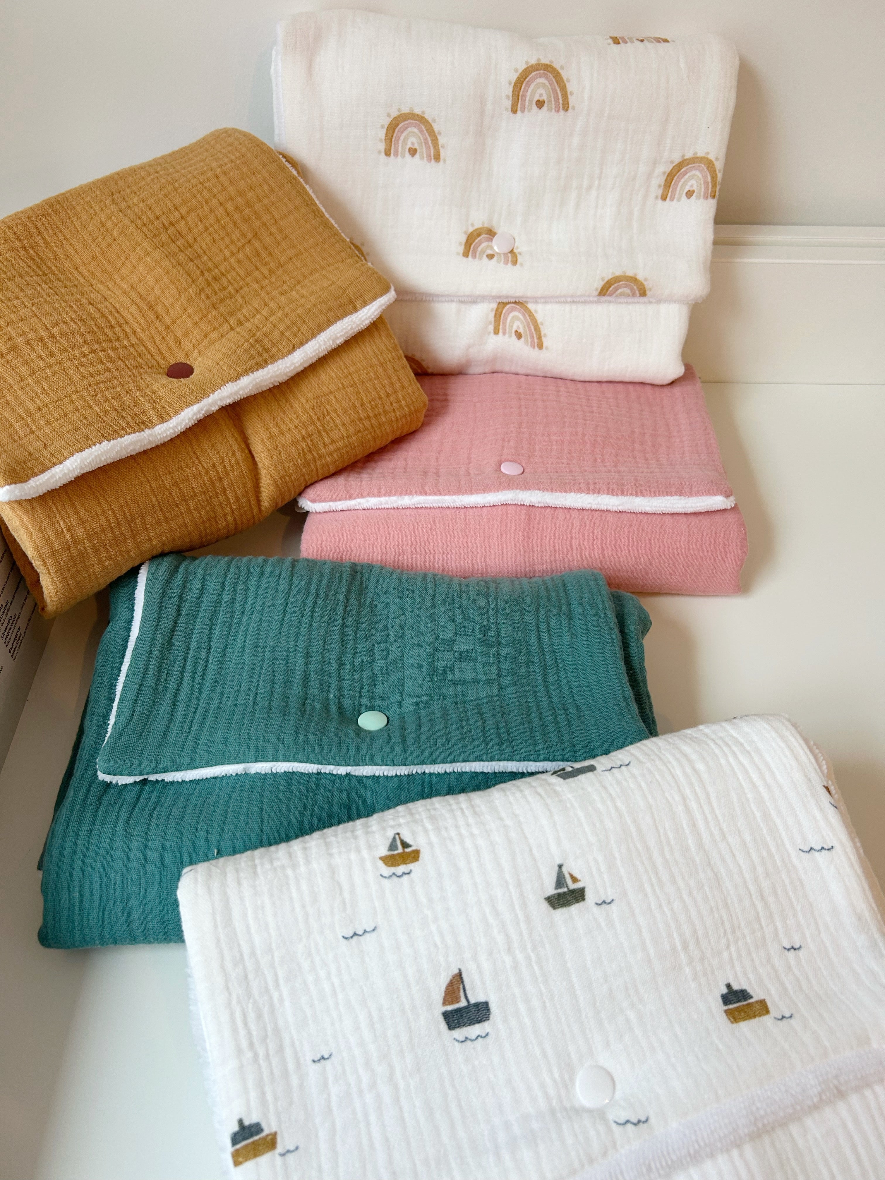 Matelas à langer nomade motifs et couleurs au choix