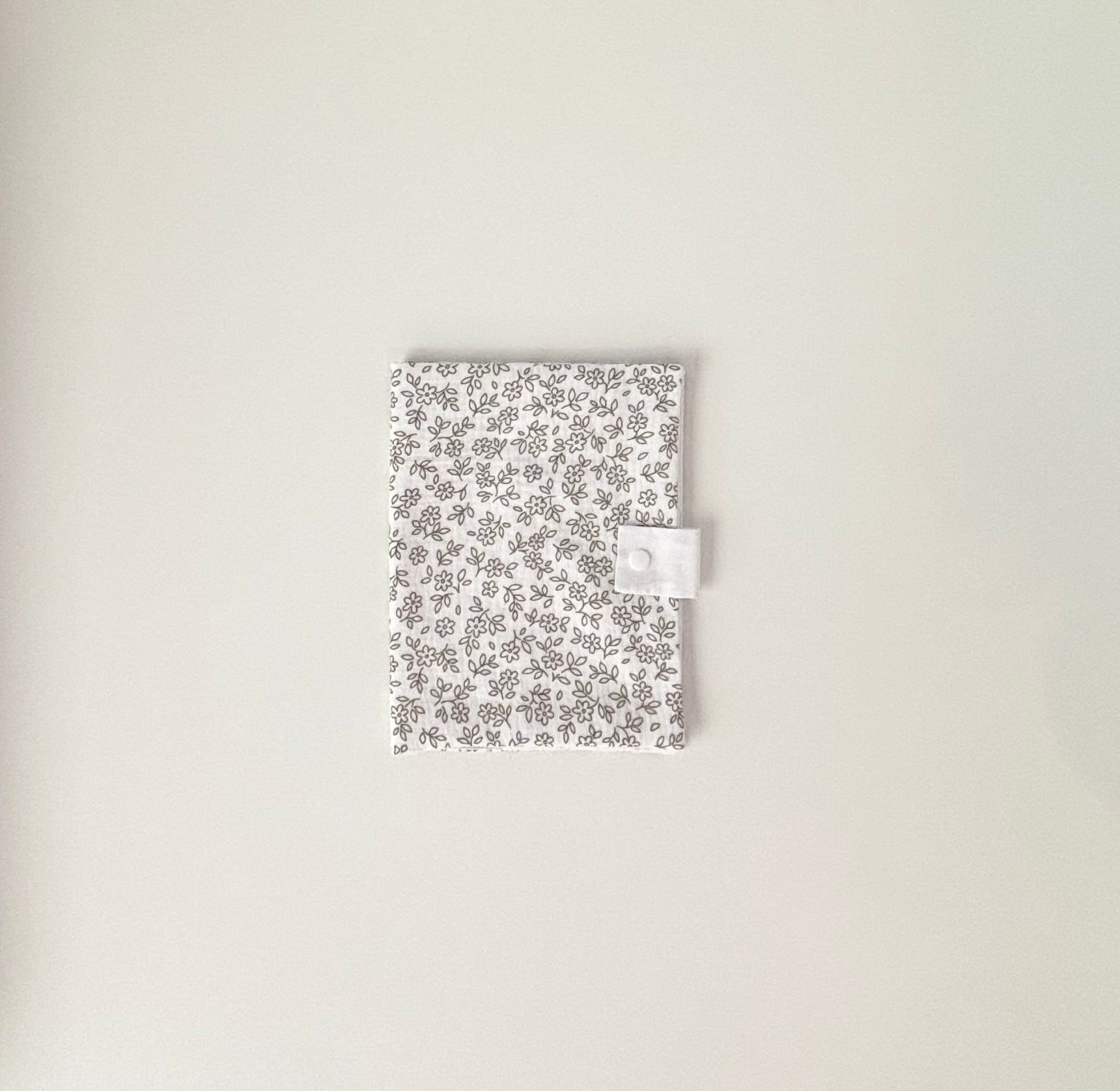 Protège carnet de santé personnalisé Petite Fleur