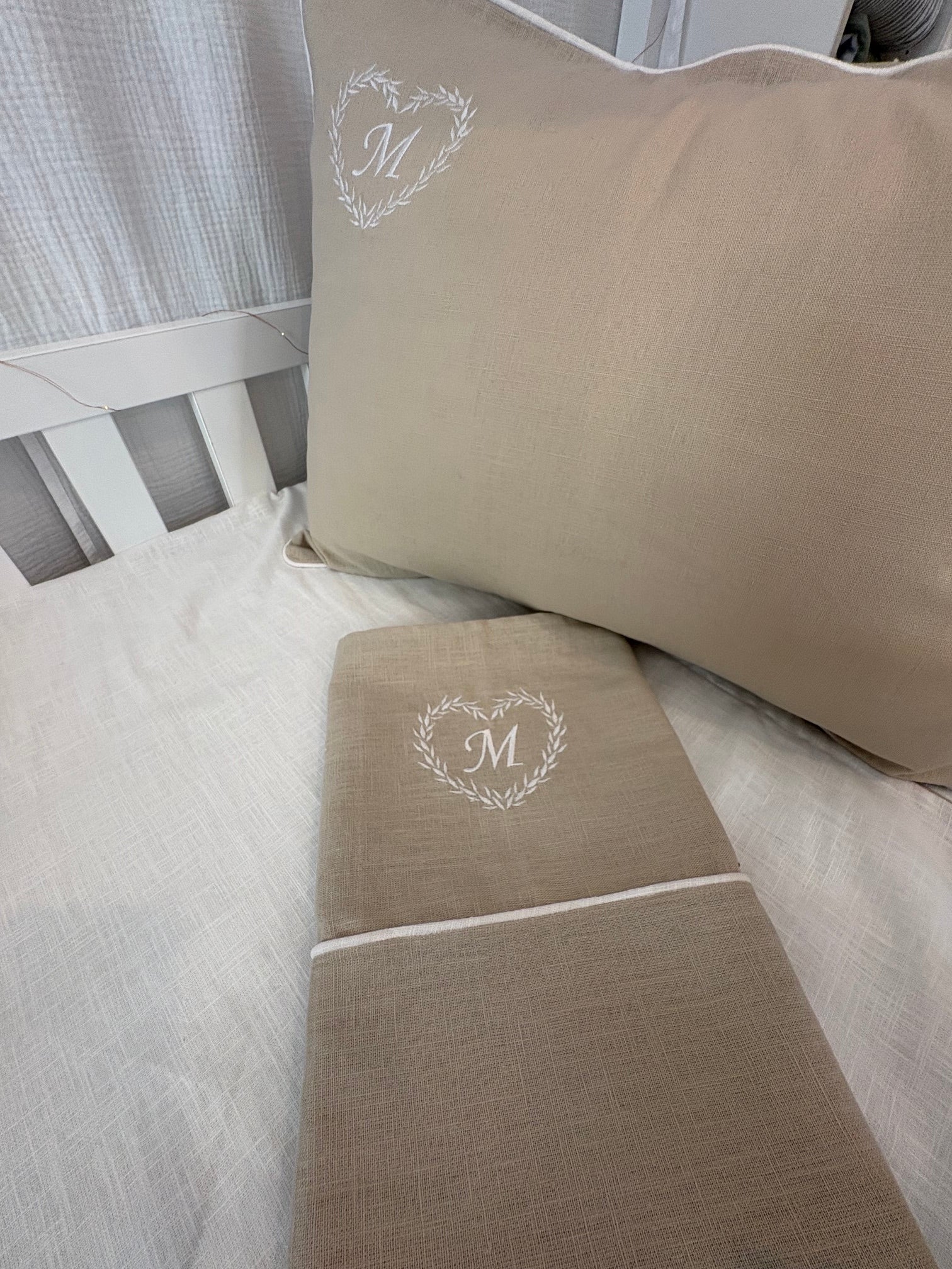Drap plat brodé personnalisable + taie assortie – Lin & coton