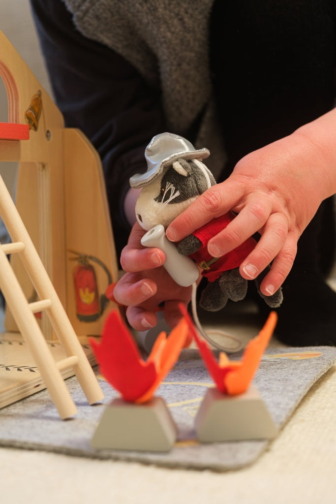Caserne de pompiers en feutrine avec figurine – Egmont