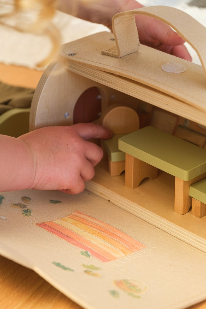 Maison en rondins avec deux figurines – Egmont