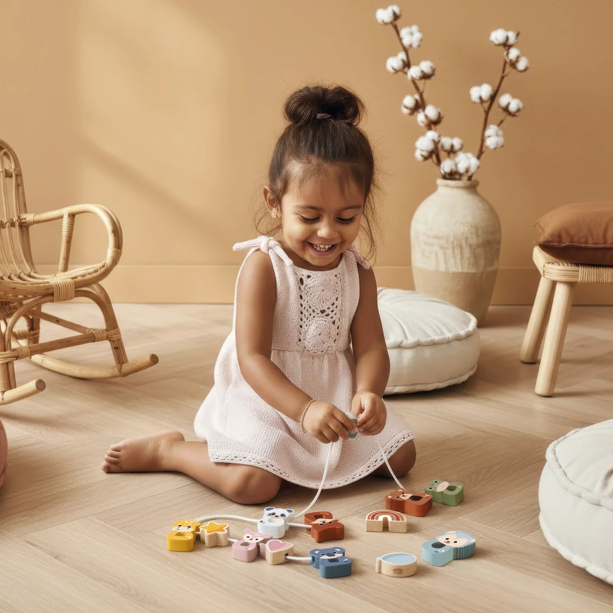 Perles à lacer en bois – 16 pièces - Dès 2 ans