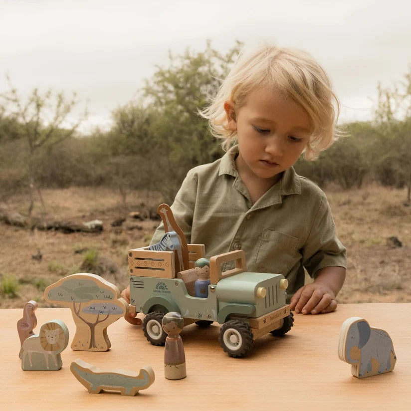 Voiture de safari en bois avec animaux