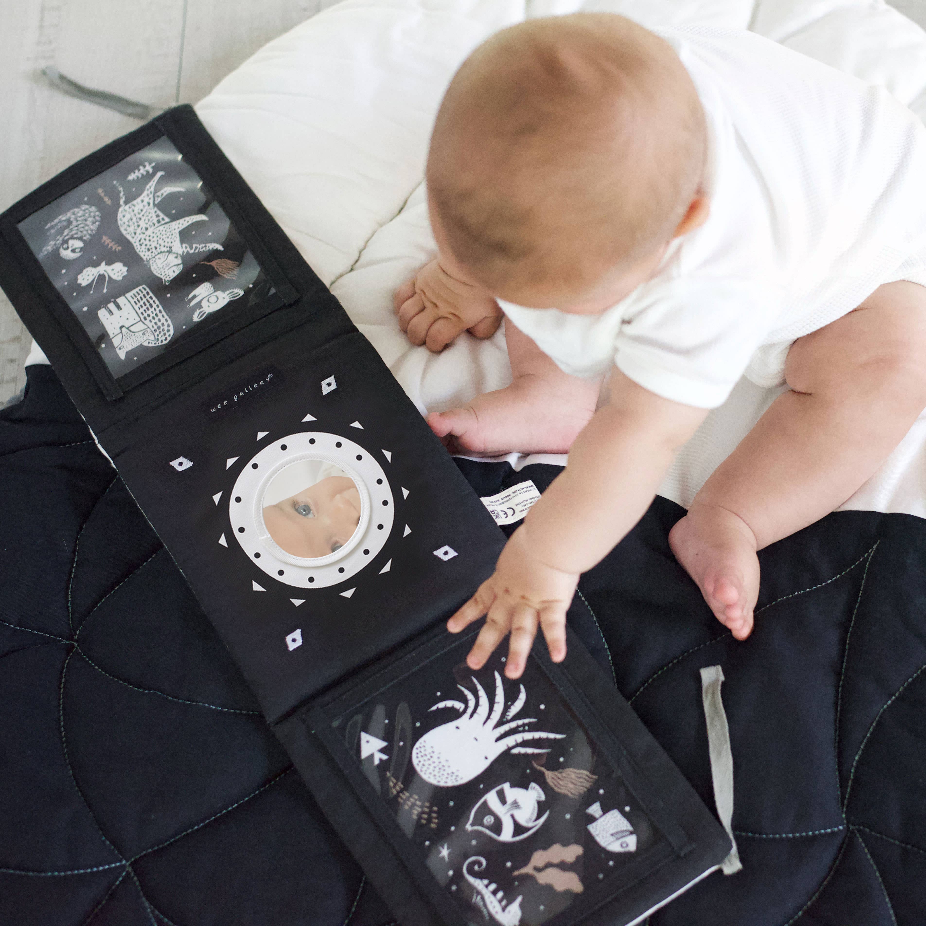 Galerie d’éveil pour bébé avec miroir