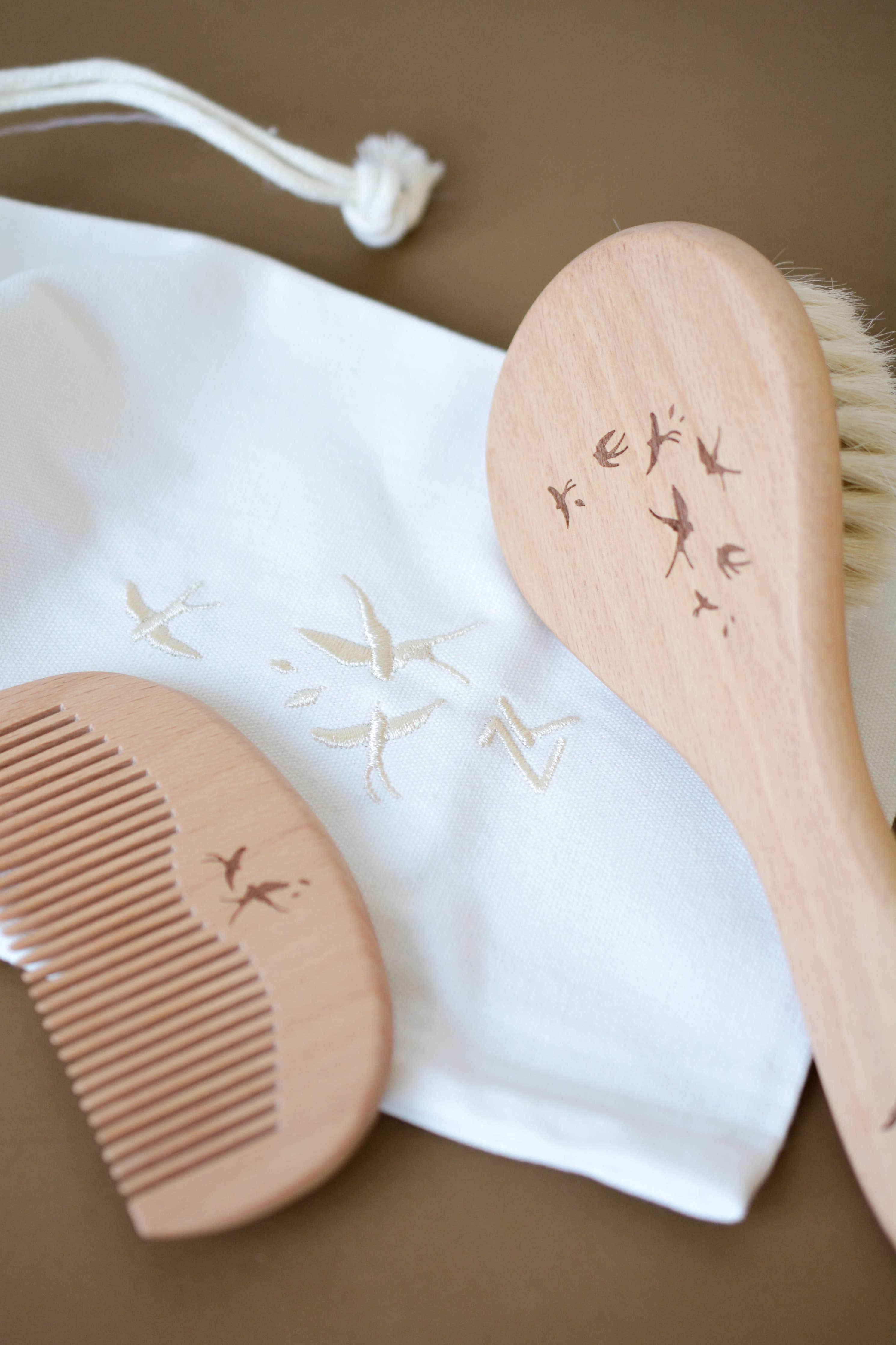 Brosse & peigne - Hirondelles
