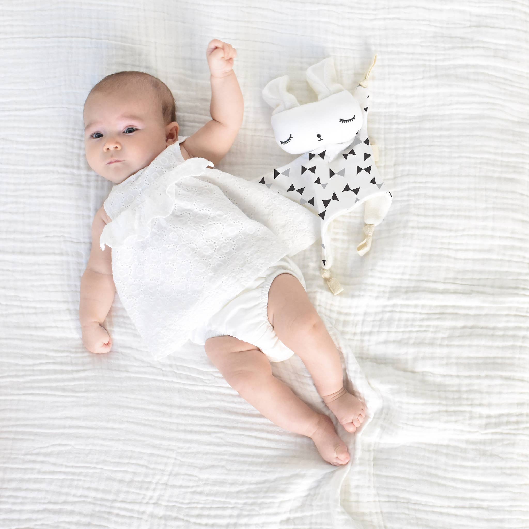 Cuddle Bunny - Nœuds papillon - Doudou en tissu biologique pour bébé