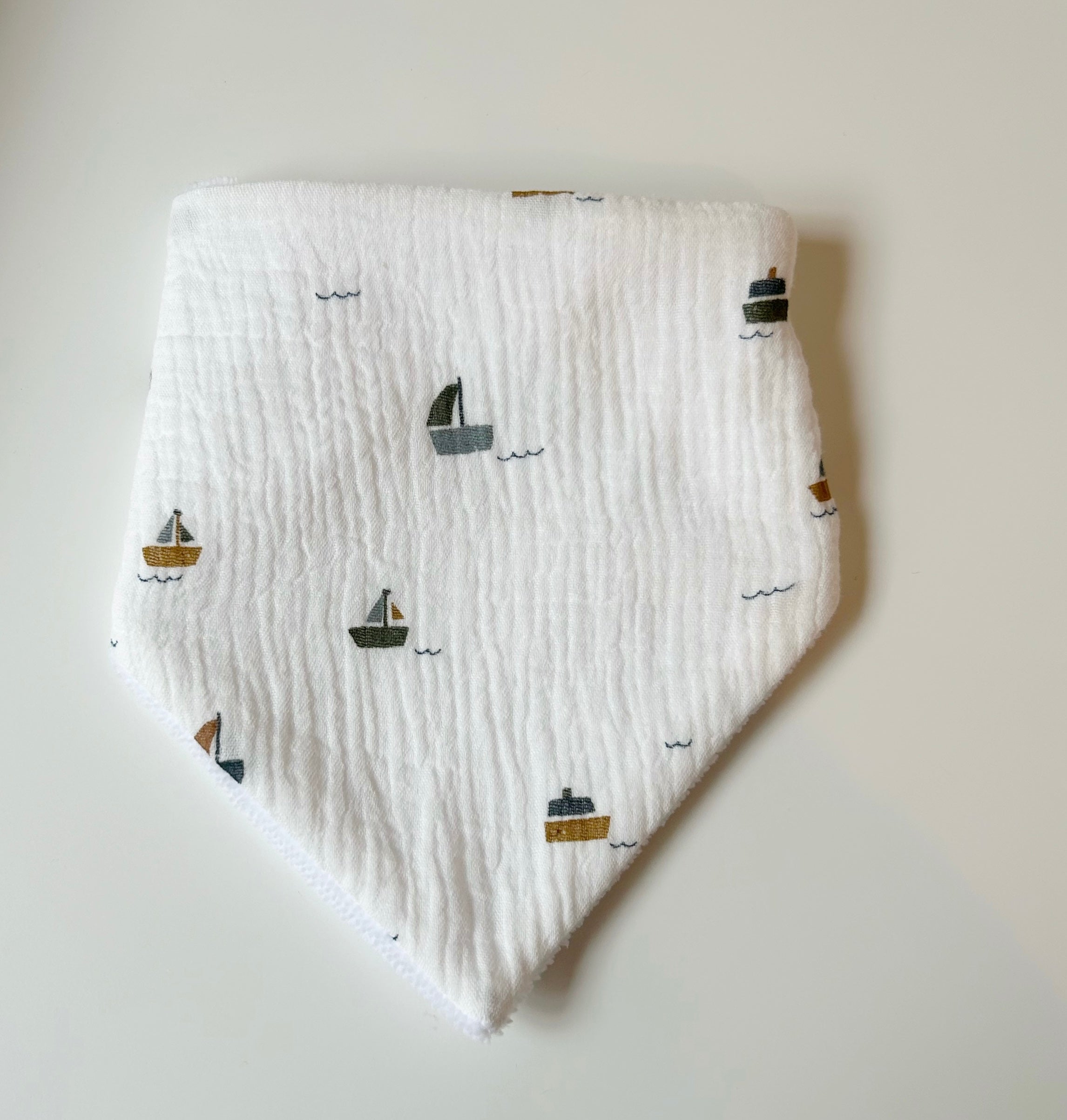 Bavoirs personnalisés motifs et couleur au choix