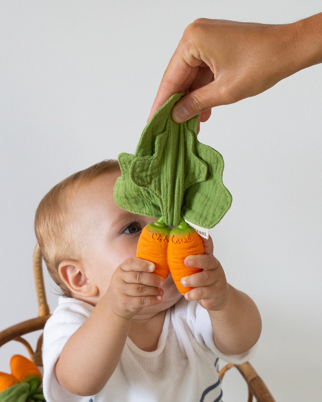 🥕 Cathy the Carrot – Mini Doudou-Teether