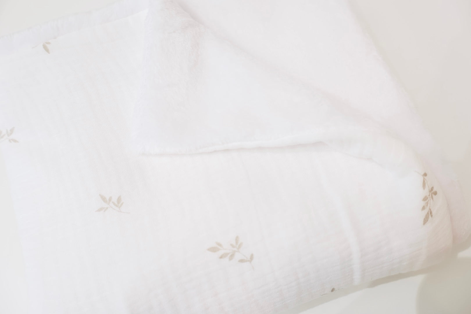 Couverture bébé personnalisée collection Murmure de feuilles Ecru