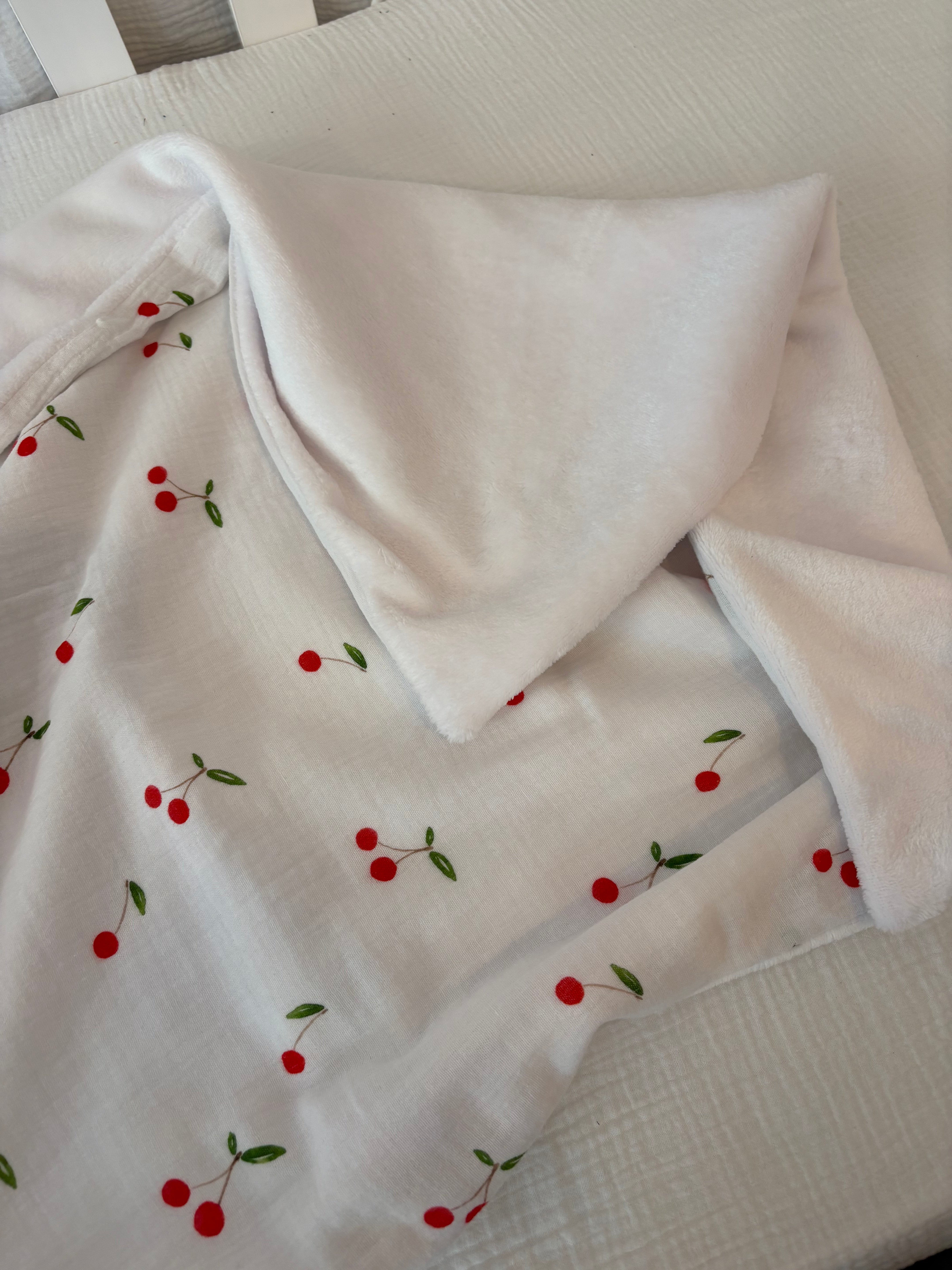 Couverture bébé personnalisée collection cerise