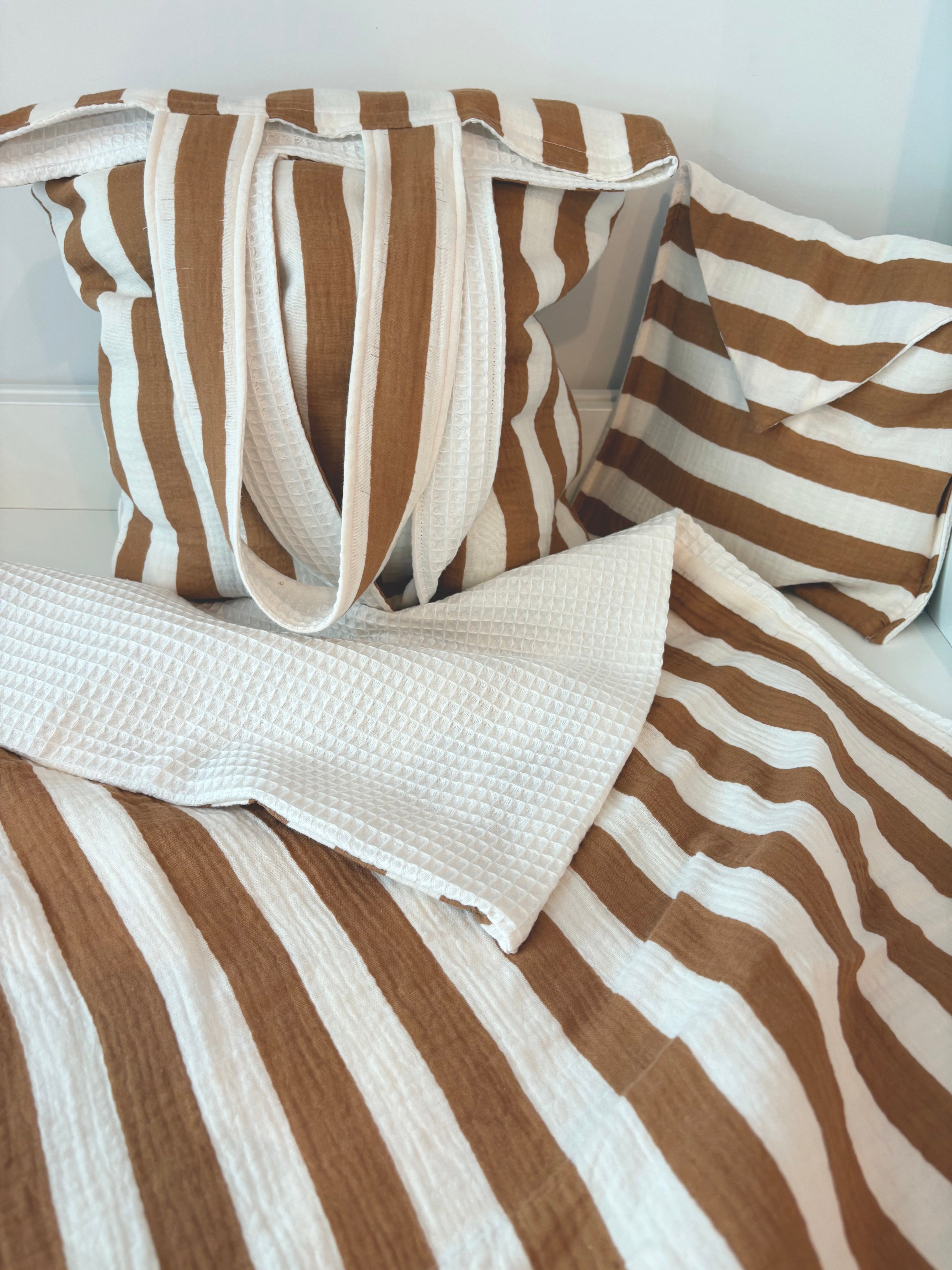 Parure de Plage "Rivage" – Trio en Gaze de Coton Rayée Moka