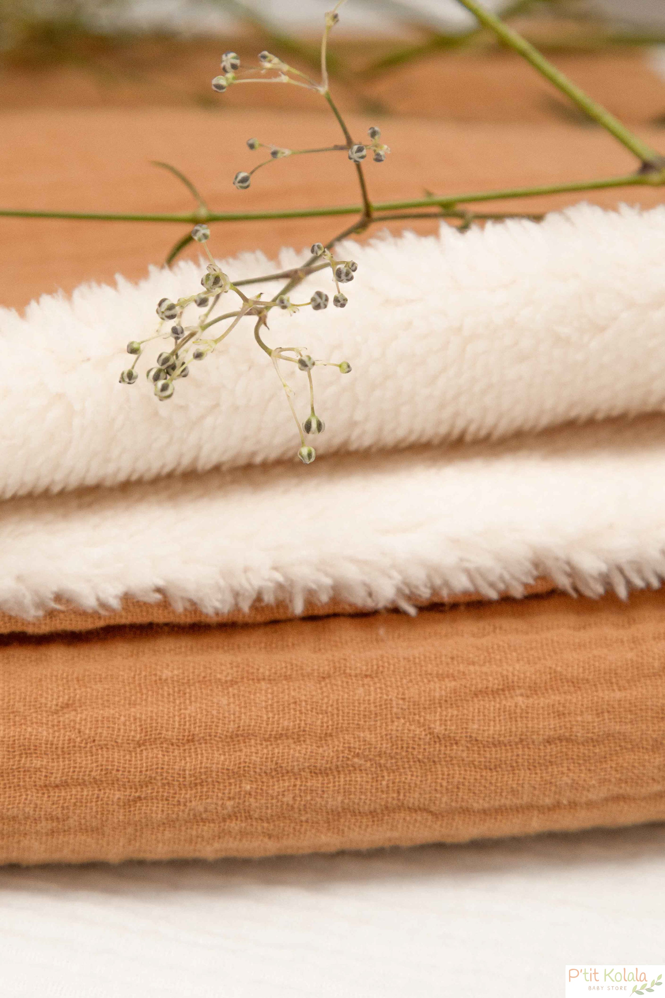Couverture naissance gaze de coton uni et sherpa écru