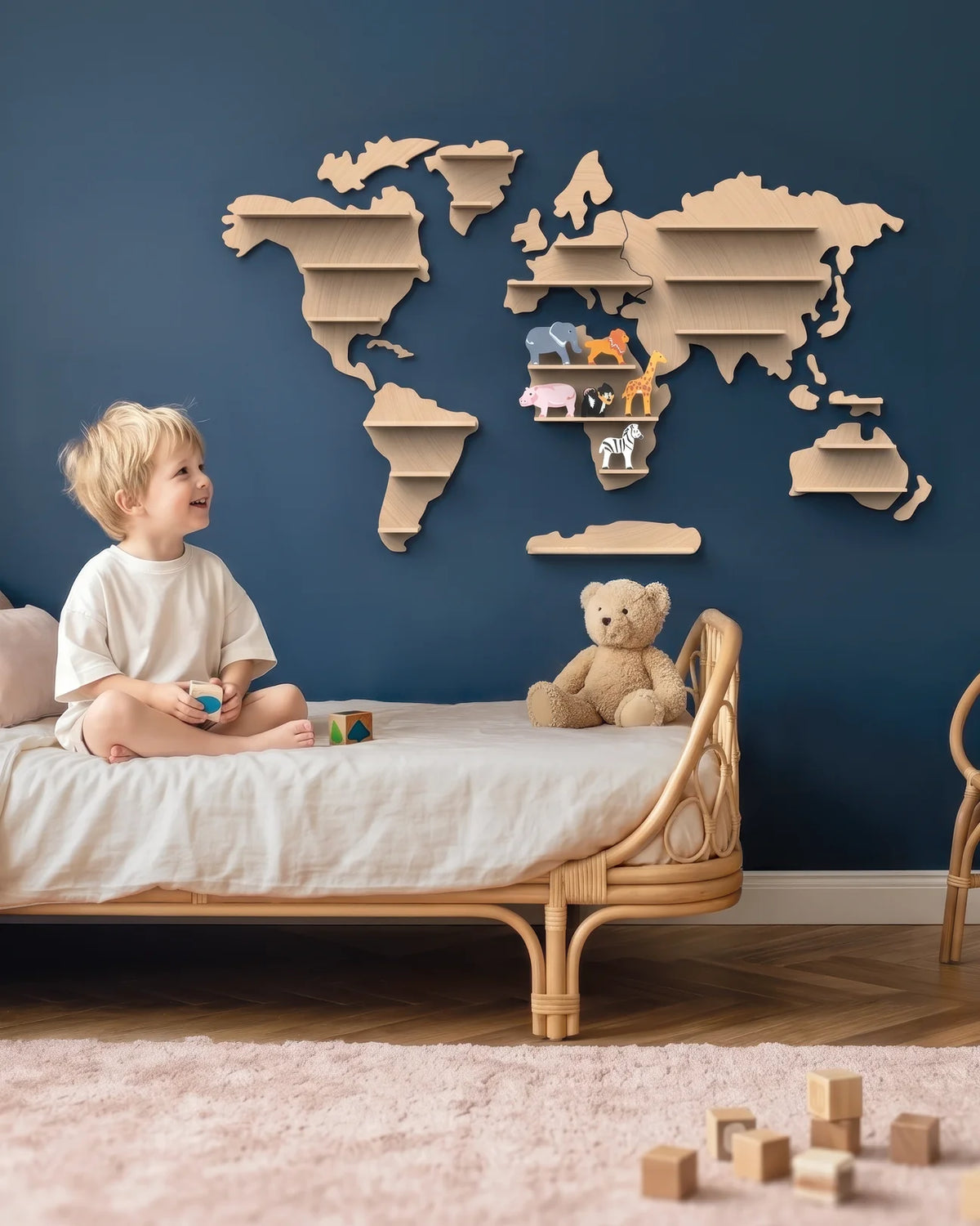 Carte du monde étagère avec 6 animaux en bois – Speedy Monkey