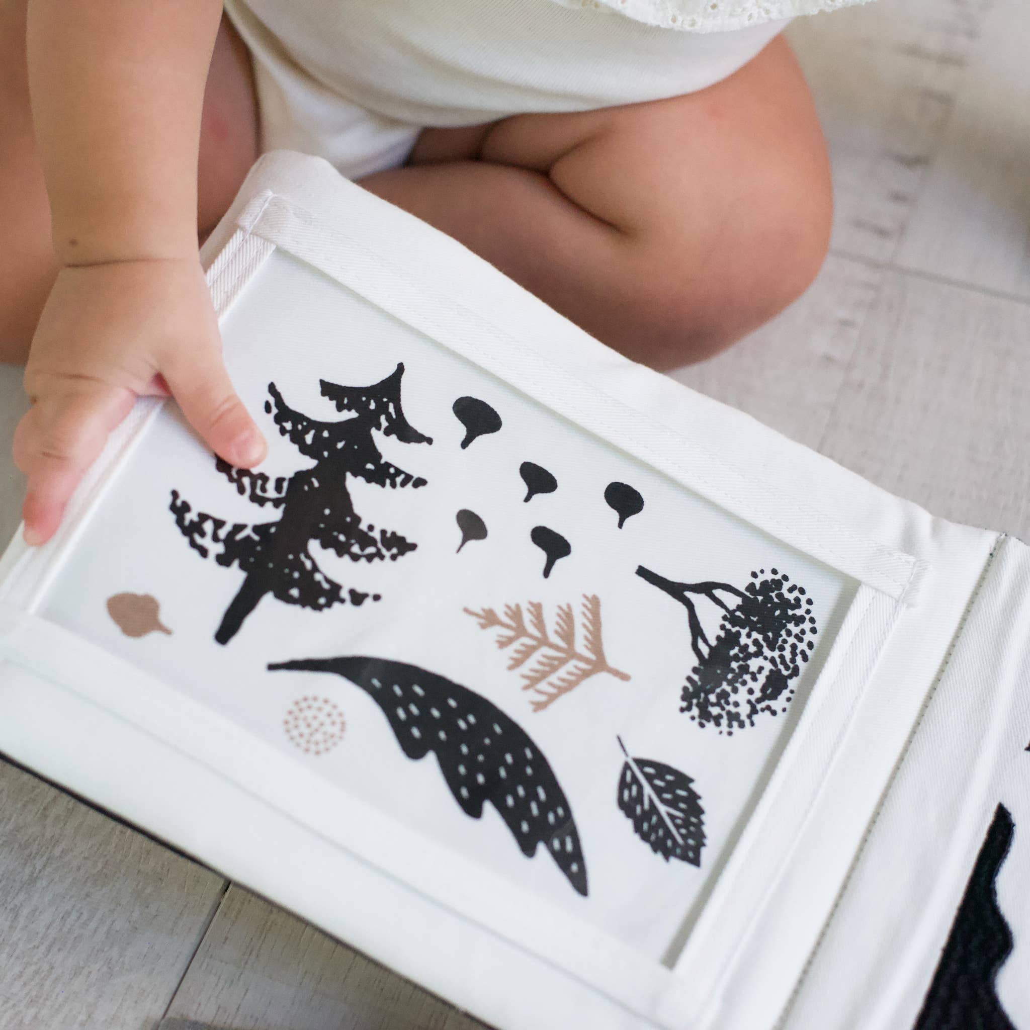 Galerie d’éveil pour bébé avec miroir